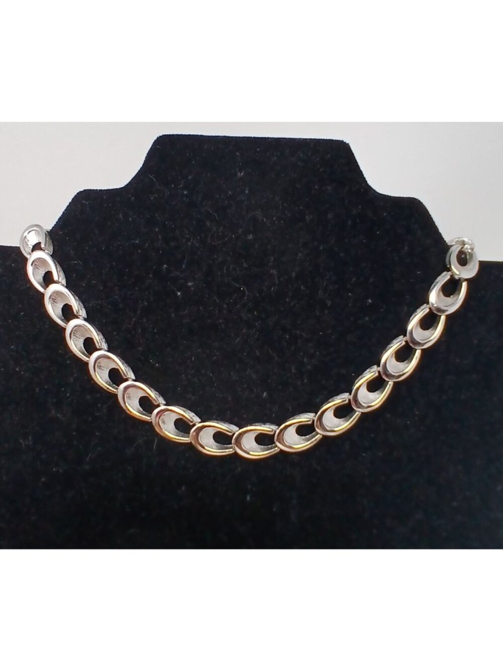 Trifari Silver-Tone Midcentury Modern Choker Necklace 14-15" VTG Elegant #J-1C